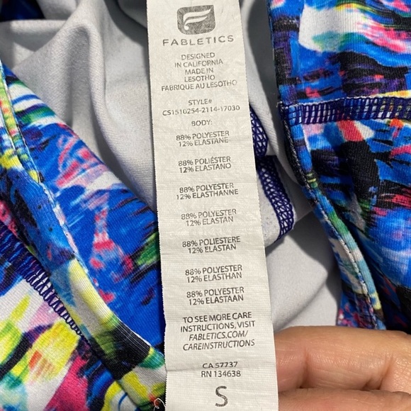 Fabletics || Woman’s Salar Get to Know Me Capri Leggings size Small - Picture 8 of 9